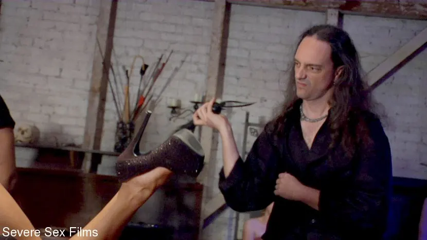 Kink Partners 'Orgía traidora (parte 1 de 4)' protagonizando Aiden Starr (foto 4)