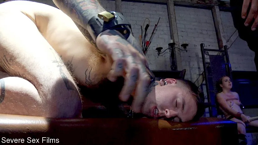 Kink Partners 'Orgía traidora (parte 1 de 4)' protagonizando Aiden Starr (foto 15)