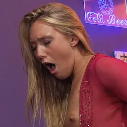 AJ Applegate en 'Kink Partners' Disco Cuck (Parte 1 de 2) (Miniatura 5)