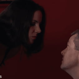 Alexandra Snow に 'Kink Partners' 自慰行為をしているのを捕まえた (サムネイル 2)
