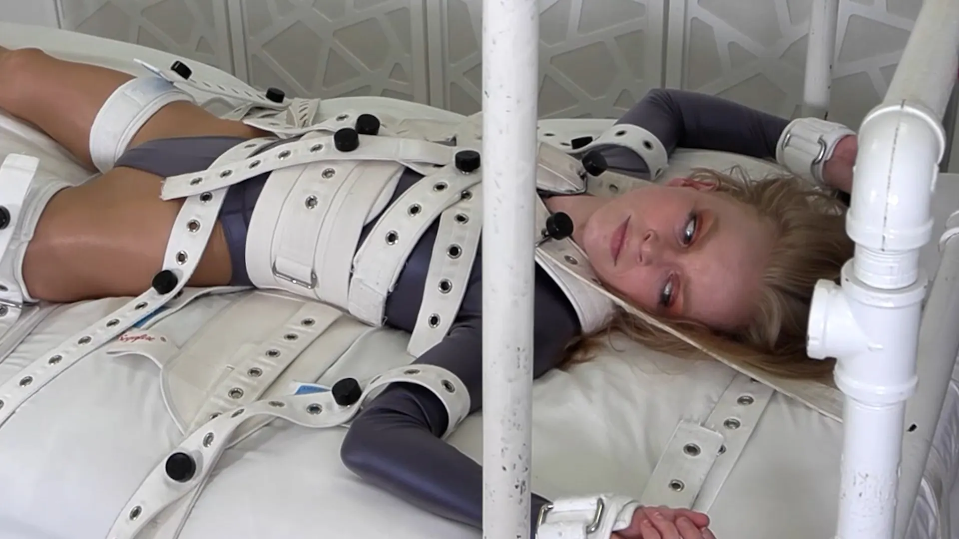 Kink Partners '不思議の国のアリス' 主演 Alice Payne (写真 2)