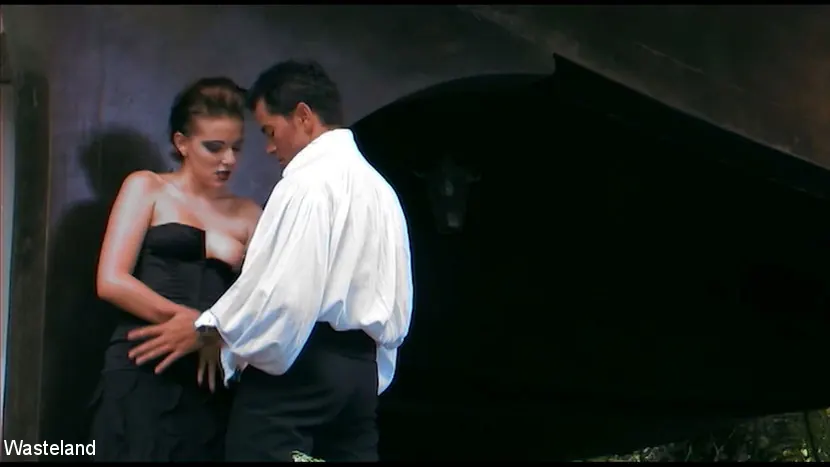 Kink Partners 'En la niebla - Episodio 9: La virgen y el vampiro' protagonizando Alicia Avery (foto 28)