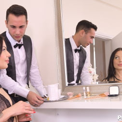 Allatra Hot に 変態ホテルの部屋の足のクソ (写真 6) Allatra Hot に 'Kink Partners' 変態ホテルの部屋の足のクソ (サムネイル 6)