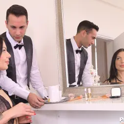 Allatra Hot en Habitación de hotel pervertida follando con el pie (foto 6) Allatra Hot en 'Kink Partners' Habitación de hotel pervertida follando con el pie (Miniatura 6)