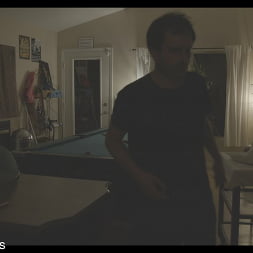 Alura Jenson に 'Kink Partners' 強盗が進行中(第1部2) (サムネイル 4)