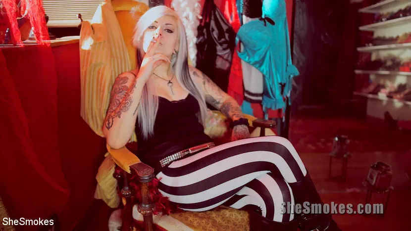 Kink Partners 'SHE SMOKES 11' starring Amo (Photo 3)