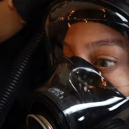 An Li en 'Kink Partners' Miedo a soltar: control de la respiración (Miniatura 13)