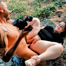 Anastasia XXX en 'Kink Partners' ¡Festival público de Queef junto a la autopista alemana! (Miniatura 11)