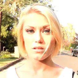 Ash Hollywood に 'Kink Partners' 大きなコックで満たされたアッシュハリウッドの小さな猫 (サムネイル 1)