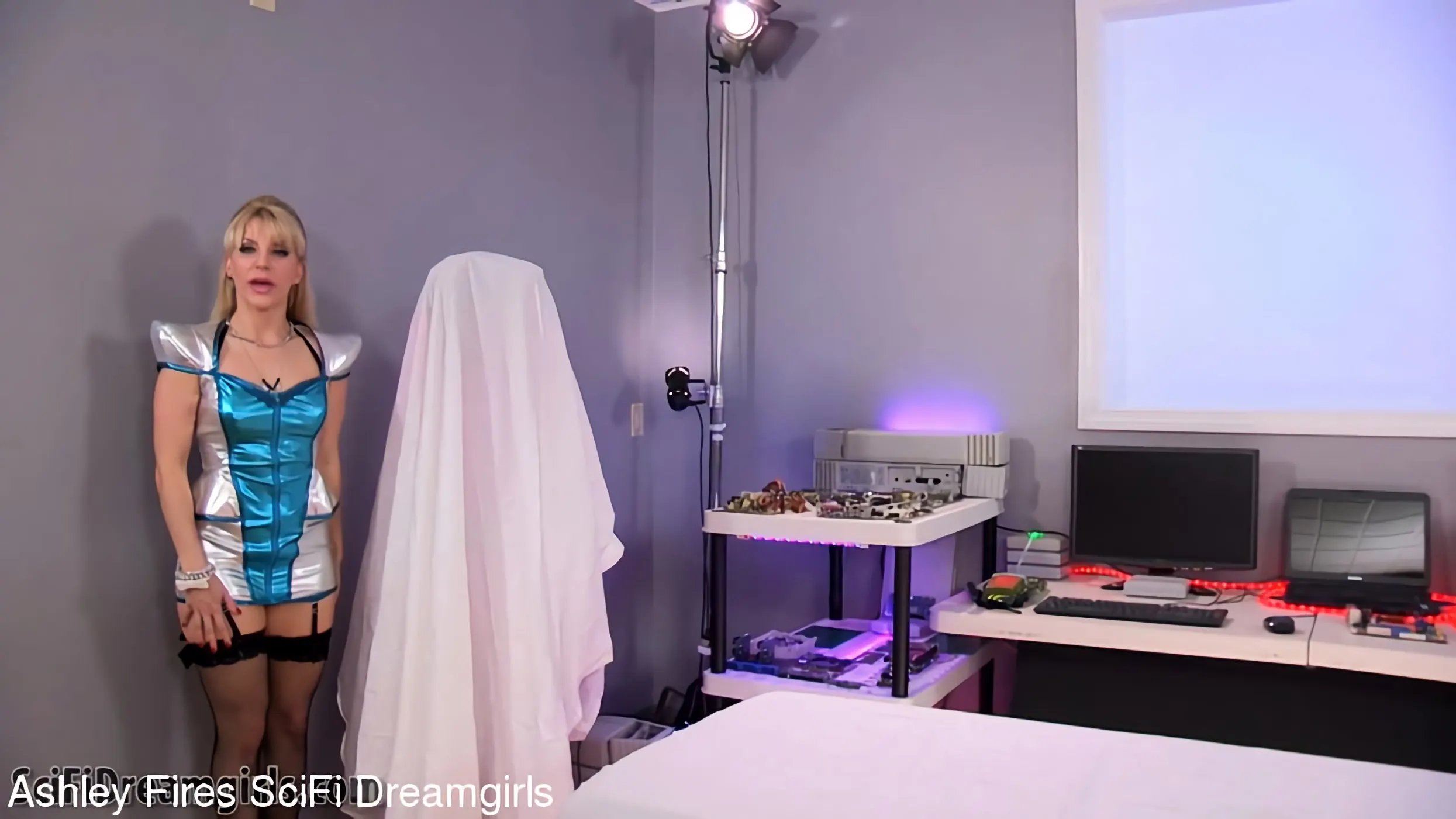 Kink Partners 'SciFi Dreamgirls: Live Show Footage' starring Ashley Fires (Photo 2)