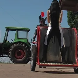 Baroness Bijou に アブソルートポニー (写真 5) Baroness Bijou に 'Kink Partners' アブソルートポニー (サムネイル 5)