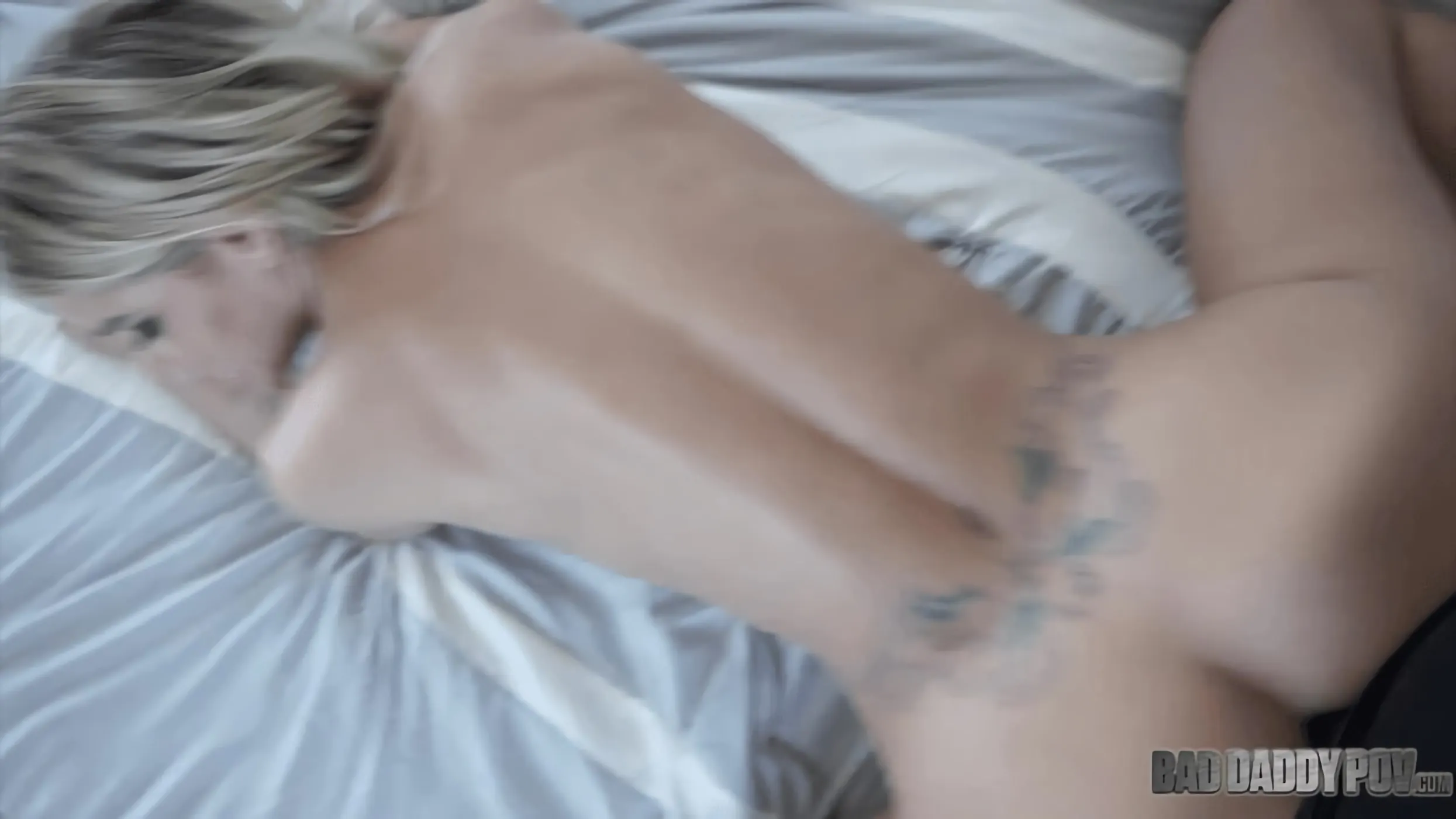 Kink Partners '巨乳ブロンドのジェッサローズはそれが荒いのが好きです' 主演 Barrett Blade (写真 54)