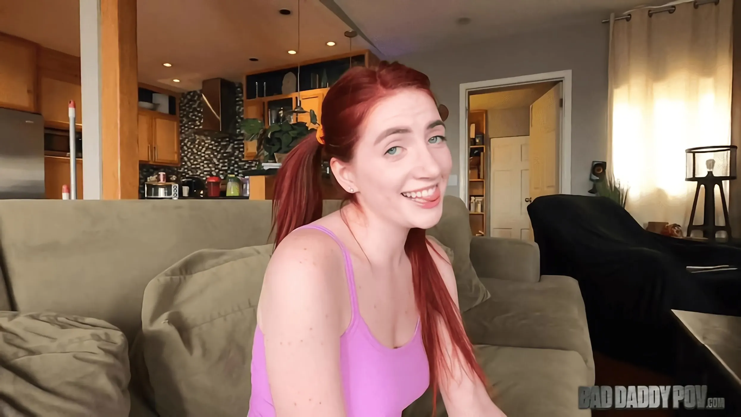 Barrett Blade en 'La pelirroja cachonda Aria Carson le da por el culo a su padrastro' from 'Kink Partners' (foto 3) Kink Partners 'La pelirroja cachonda Aria Carson le da por el culo a su padrastro' protagonizando Barrett Blade (foto 3)