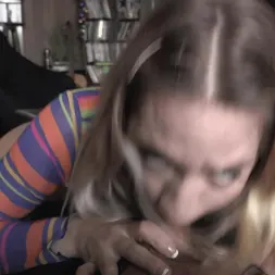 Barrett Blade en 'Kink Partners' Khloe Kapri es una guarra que habla sucio y se corre (Miniatura 3)