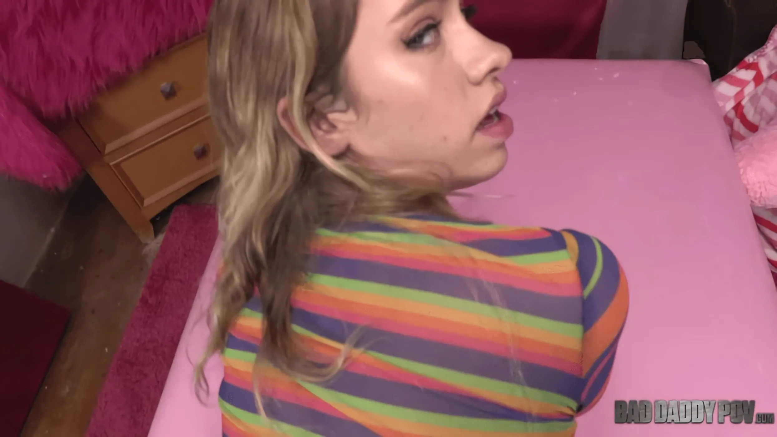 Kink Partners 'Khloe Kapri es una guarra que habla sucio y se corre' protagonizando Barrett Blade (foto 6)