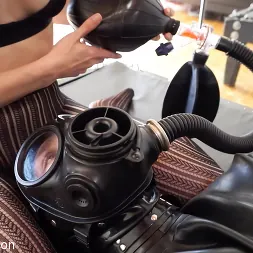 Blake en 'Kink Partners' Bajo mi hechizo (Miniatura 15)