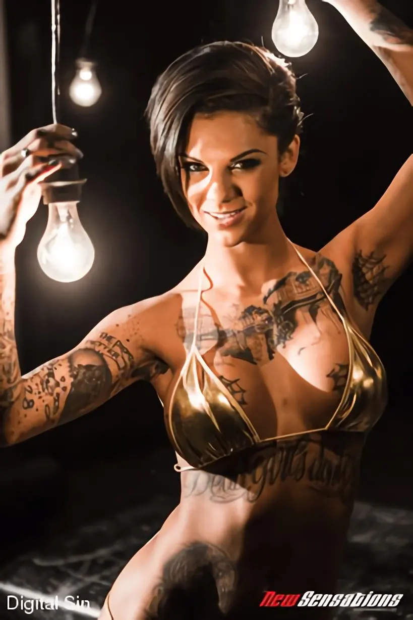 Bonnie Rotten に '- The Gang Bang Of Bonnie Rotten' from 'Kink Partners' (写真 1) Kink Partners '- The Gang Bang Of Bonnie Rotten' 主演 Bonnie Rotten (写真 1)