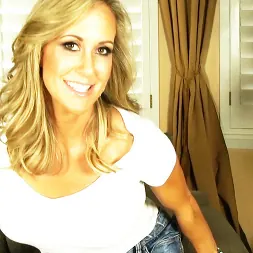 Brandi Love に 筋肉筋ミルフ vol 3 - ブランディ愛 (写真 5) Brandi Love に 'Kink Partners' 筋肉筋ミルフ vol 3 - ブランディ愛 (サムネイル 5)