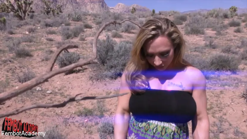 Kink Partners 'Una nueva diosa sexual robot musculosa con un gran clítoris entrenada para complacer a su amo' protagonizando Brandi Mae (foto 1)