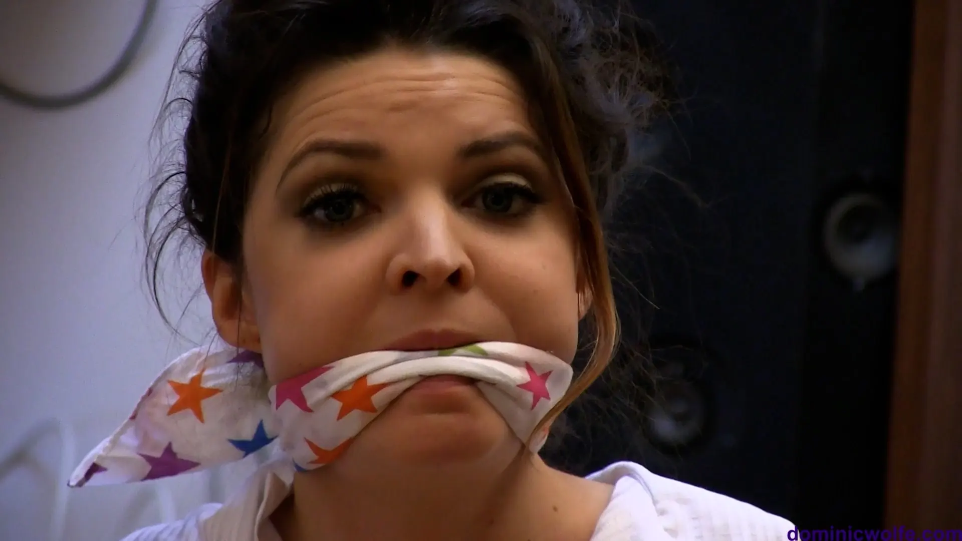 Kink Partners 'ブルックは非常に厳しく縛られ、しっかりと猿轡をはめられ、イライラし、屈辱的なベビーシッターです。' 主演 Brooke Thompsen (写真 6)