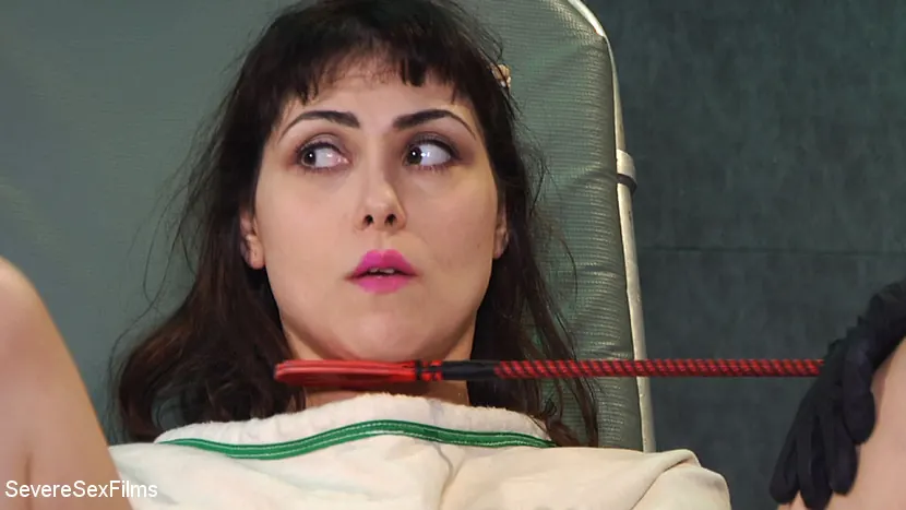 Kink Partners 'Asilo (Parte 1)' protagonizando Charlotte Cross (foto 7)