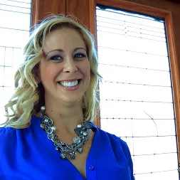 Cherie DeVille に 'Kink Partners' シェリー・デヴィルは、彼女のタイトなお尻が何ができるかを示しています (サムネイル 3)