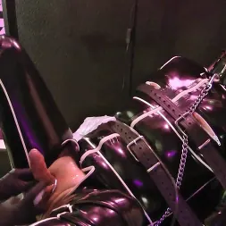 Cheyenne de Muriel in Schrei Wenn Du Kannst: Kapitel 2 (Photo 7) Cheyenne de Muriel in 'Kink Partners' Schrei Wenn Du Kannst: Kapitel 2 (Thumbnail 7)