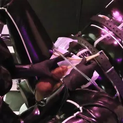 Cheyenne de Muriel in Schrei Wenn Du Kannst: Kapitel 2 (Photo 10) Cheyenne de Muriel in 'Kink Partners' Schrei Wenn Du Kannst: Kapitel 2 (Thumbnail 10)