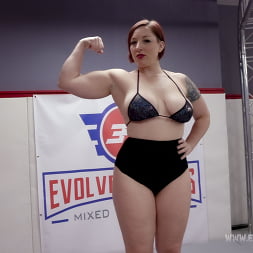 Cheyenne Jewel に 'Kink Partners' vs Mistress Kara (サムネイル 4)