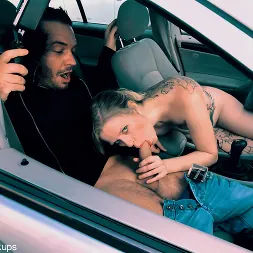 Claudia Swea に クラウディアのスウィーとアンディスターと不潔な屋外のファック (写真 4) Claudia Swea に 'Kink Partners' クラウディアのスウィーとアンディスターと不潔な屋外のファック (サムネイル 4)