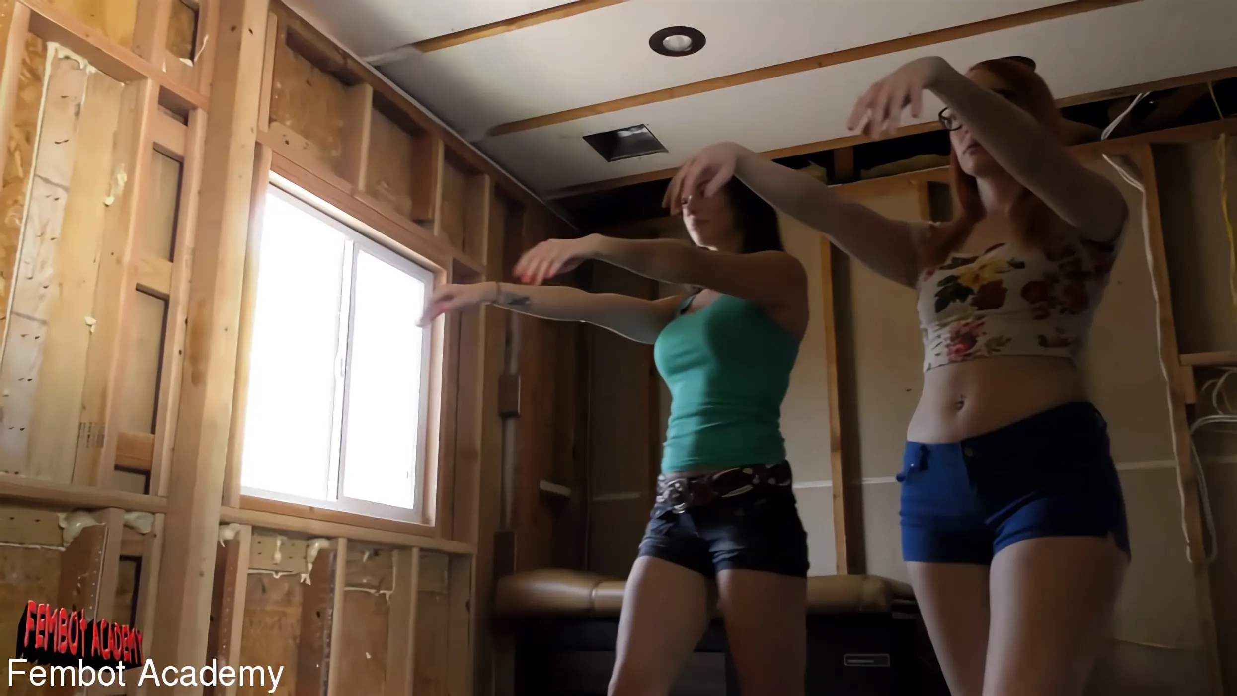 Crystal Clark に '2つは1つより優れている' from 'Kink Partners' (写真 4) Kink Partners '2つは1つより優れている' 主演 Crystal Clark (写真 4)