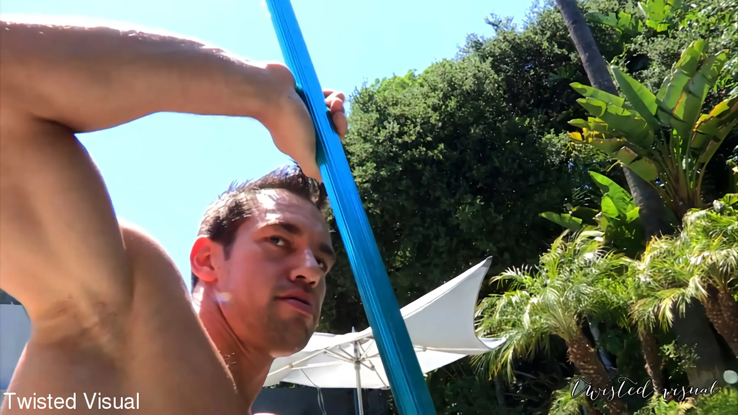 Kink Partners 'ダナは、彼女が得ることができるどのように濡れたプールの男の子を示しています' 主演 Dana Vespoli (写真 4)