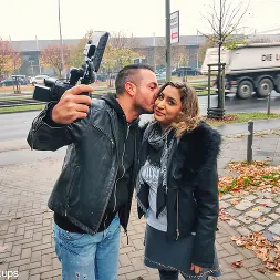 Danka Diamond に アンディはダンカダイヤモンドと熱いデートをしています (写真 2) Danka Diamond に 'Kink Partners' アンディはダンカダイヤモンドと熱いデートをしています (サムネイル 2)