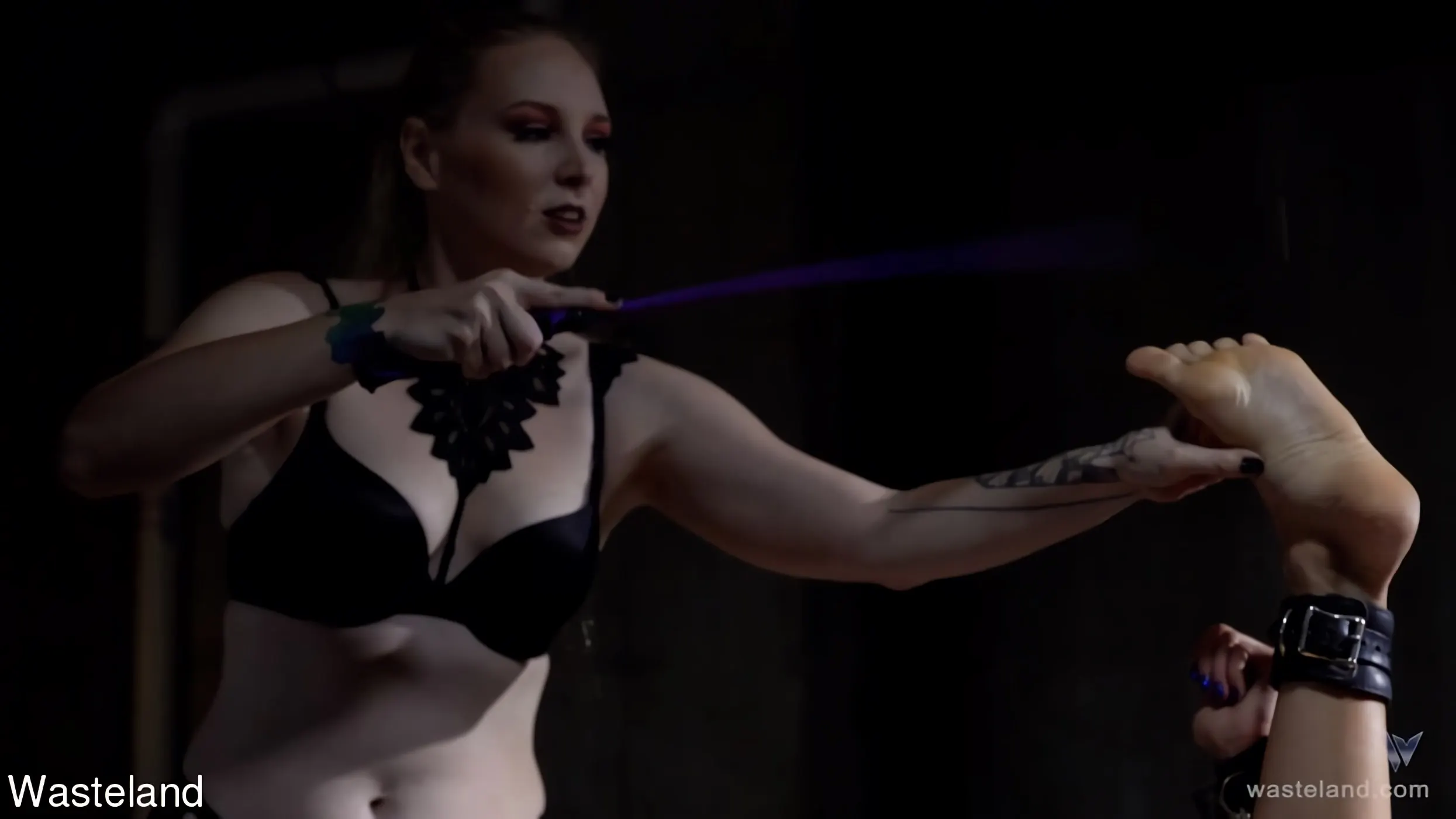 Kink Partners 'ディスプレイ上のAva' 主演 Delirious Hunter (写真 7)