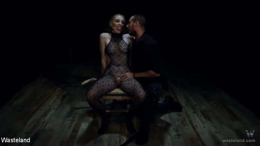 Kink Partners '- Late AGAIN!' 主演 Delirious Hunter (写真 3)