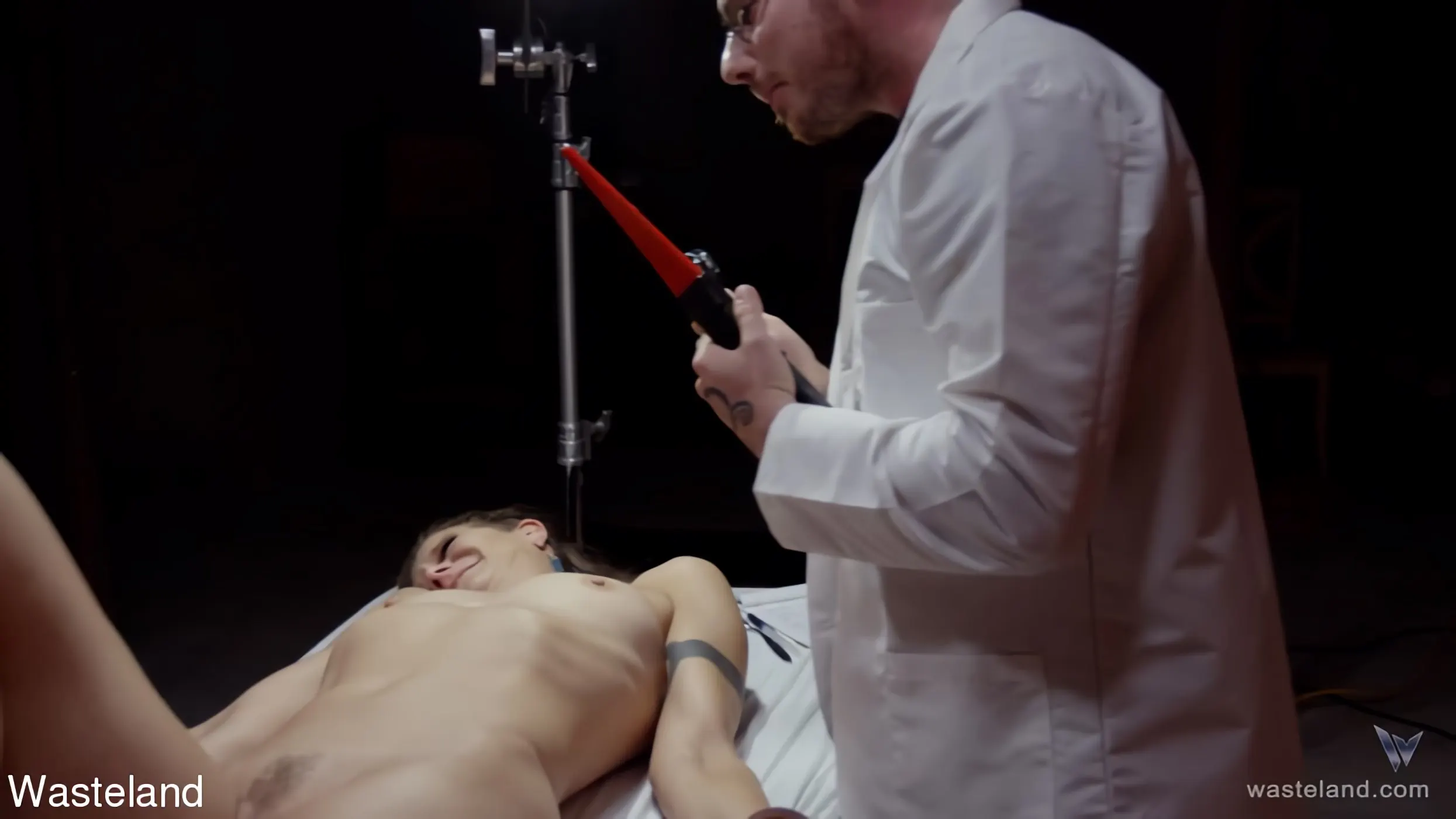 Kink Partners '医者恐ろしい' 主演 Delirious Hunter (写真 10)