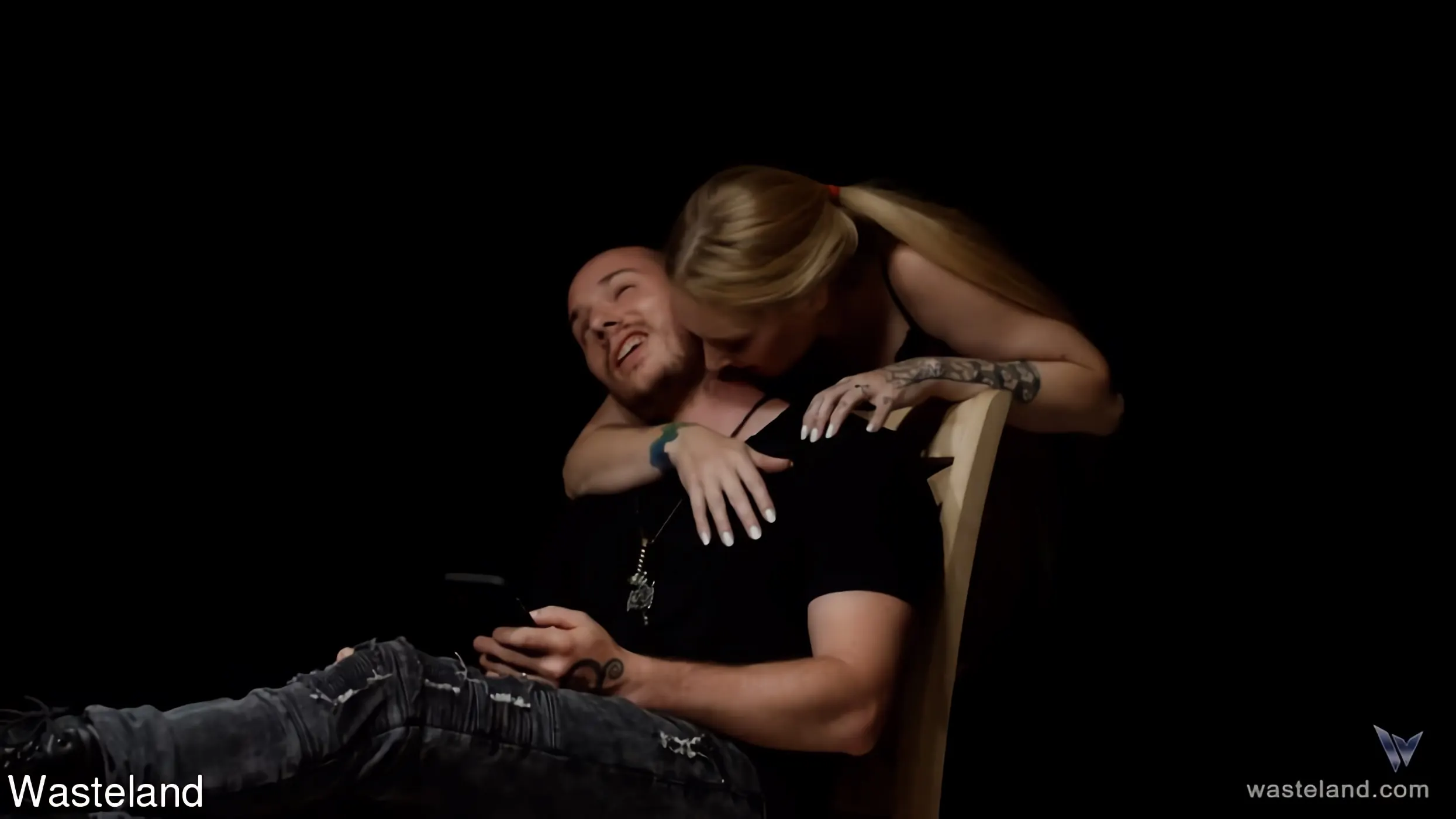 Kink Partners '啓発' 主演 Delirious Hunter (写真 1)