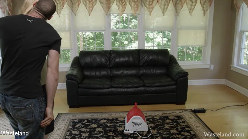 Kink Partners '与え続ける贈り物:揺れ' 主演 Delirious Hunter (写真 1)