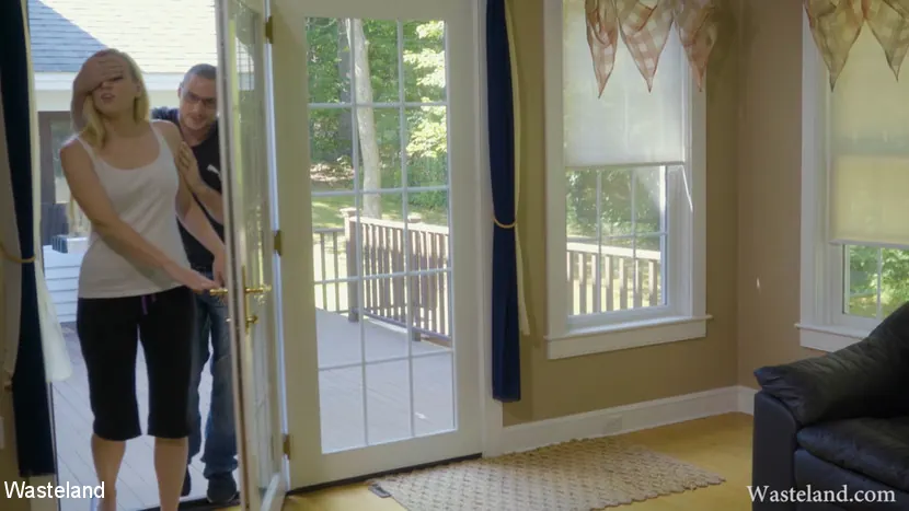 Kink Partners '与え続ける贈り物:揺れ' 主演 Delirious Hunter (写真 2)