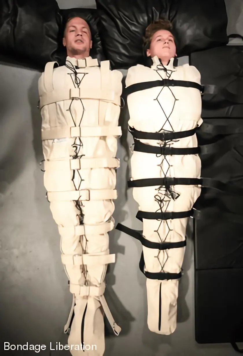 Kink Partners 'Una mamada suspendida' protagonizando Elise Graves (foto 5)