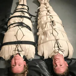 Elise Graves en 'Kink Partners' Una mamada suspendida (Miniatura 12)