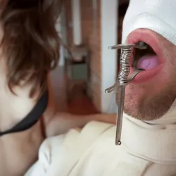 Elise Graves en 'Kink Partners' Toca tu propia trompeta, primera parte (Miniatura 13)