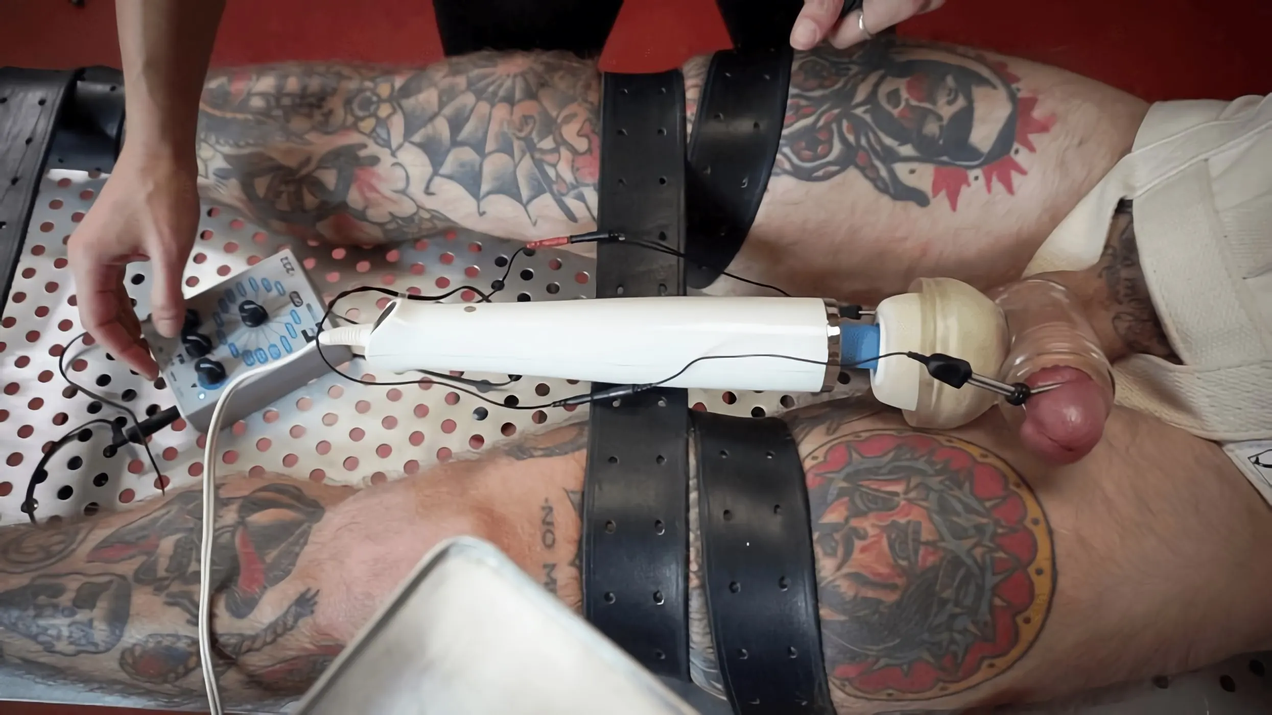 Kink Partners 'Toca tu propia trompeta, segunda parte' protagonizando Elise Graves (foto 12)