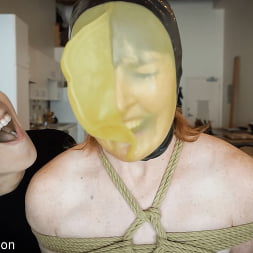 Elise Graves に 'Kink Partners' 息を呑む (サムネイル 3)