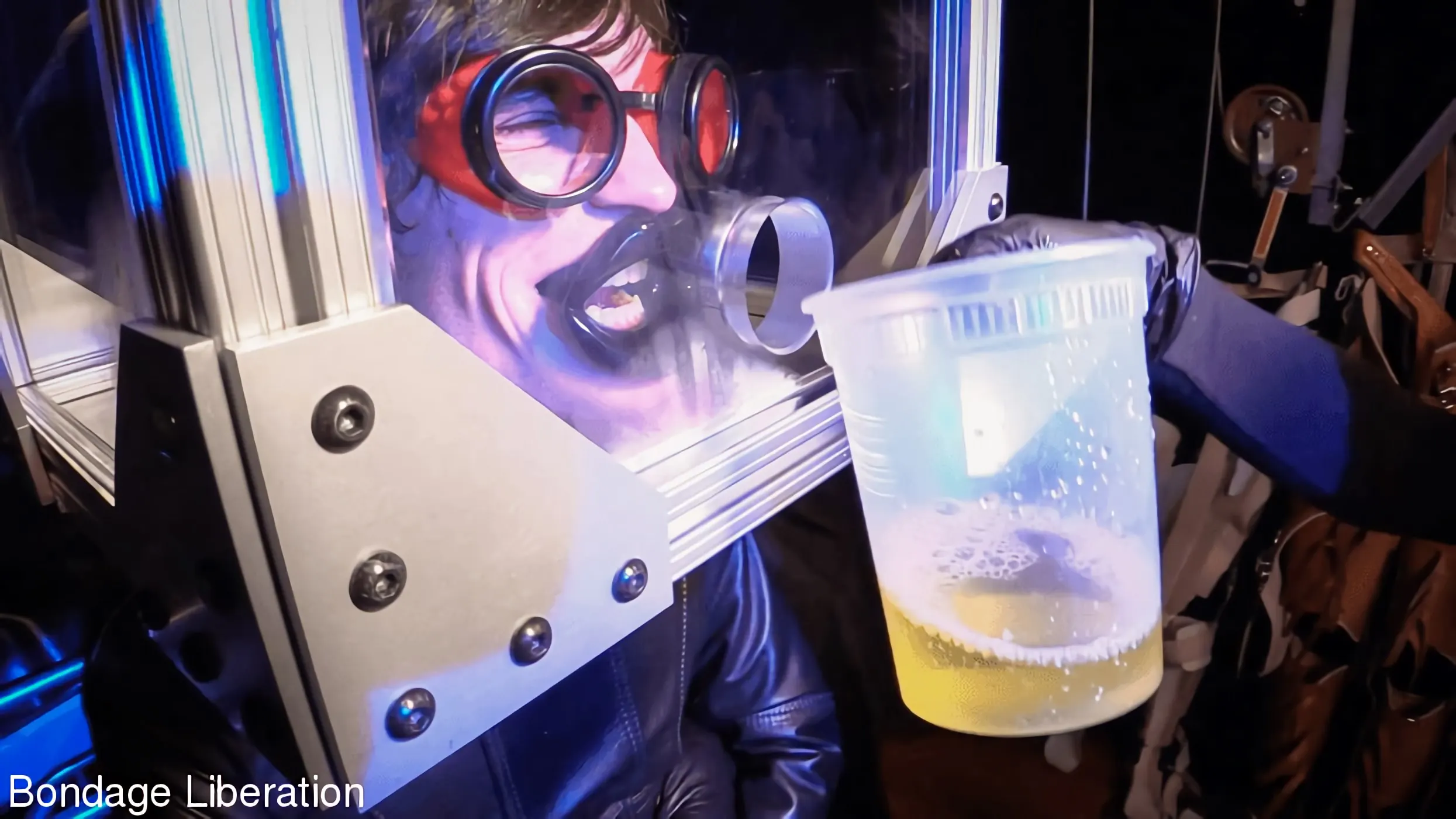 Kink Partners 'Orina con catéter' protagonizando Elise Graves (foto 4)