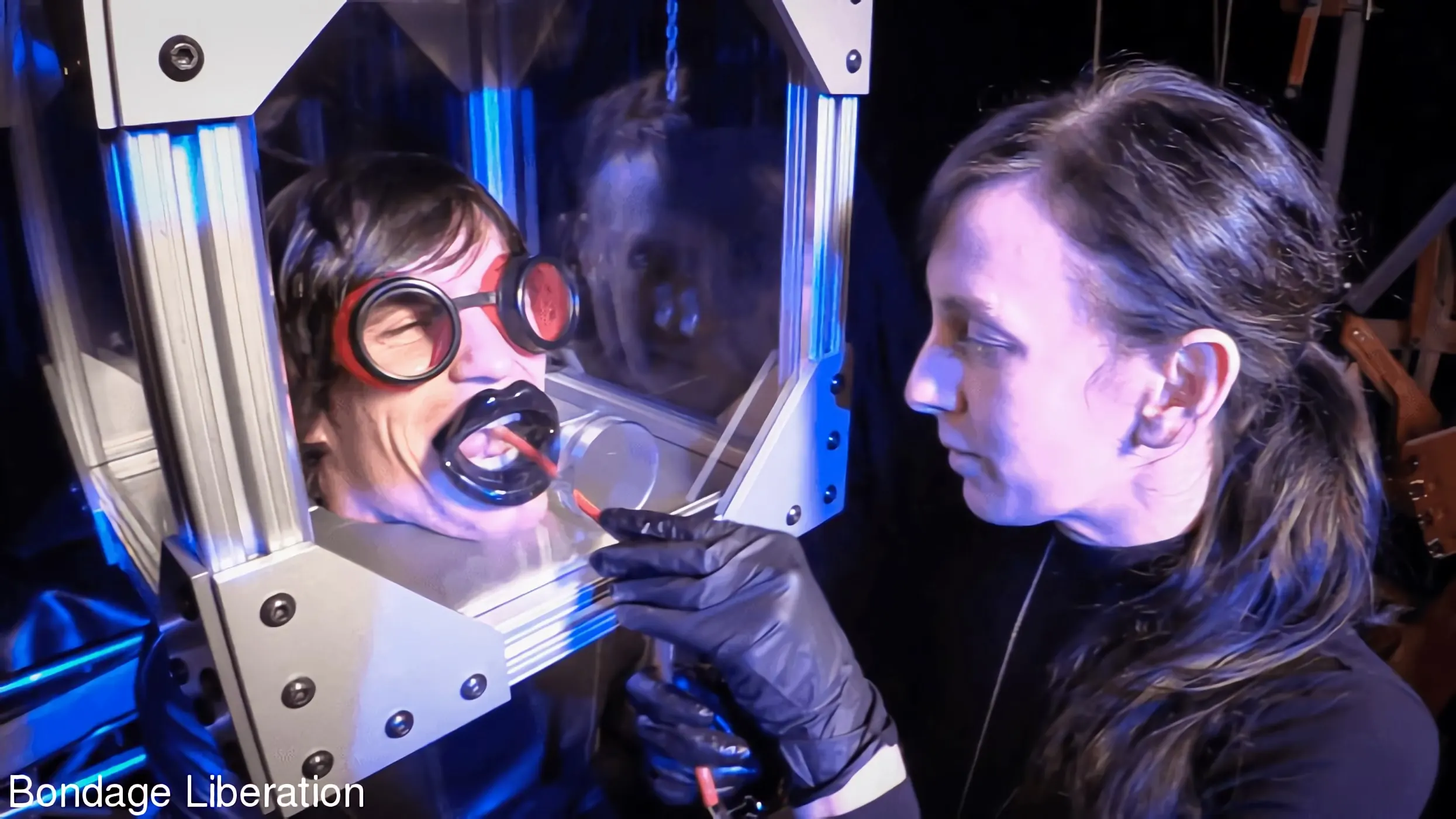 Kink Partners 'Orina con catéter' protagonizando Elise Graves (foto 8)