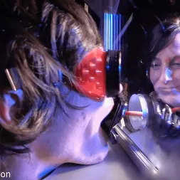 Elise Graves en 'Kink Partners' Orina con catéter (Miniatura 10)