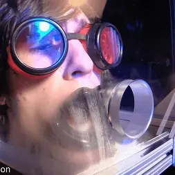 Elise Graves en 'Kink Partners' Orina con catéter (Miniatura 18)