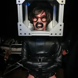 Elise Graves en 'Kink Partners' Orina con catéter (Miniatura 21)