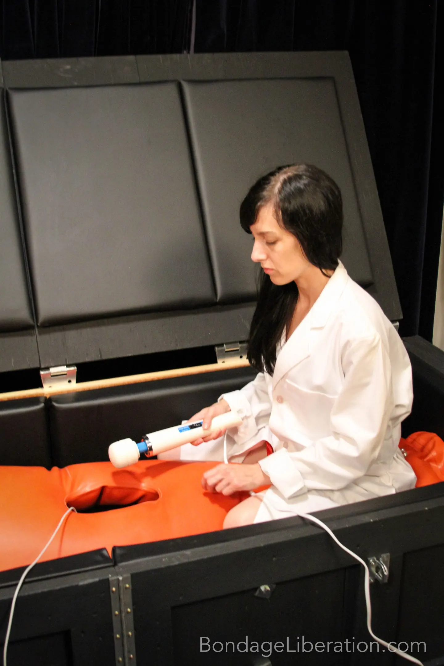 Kink Partners 'Carlota fetiche sepultado' protagonizando Elise Graves (foto 17)